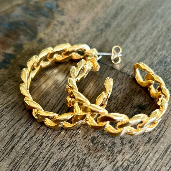 Gold tone Twisted Hoop Earrings - Picture 1 of 2